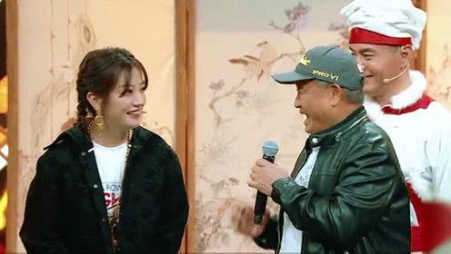 拿出小板凳吃瓜,共享闲谈时光